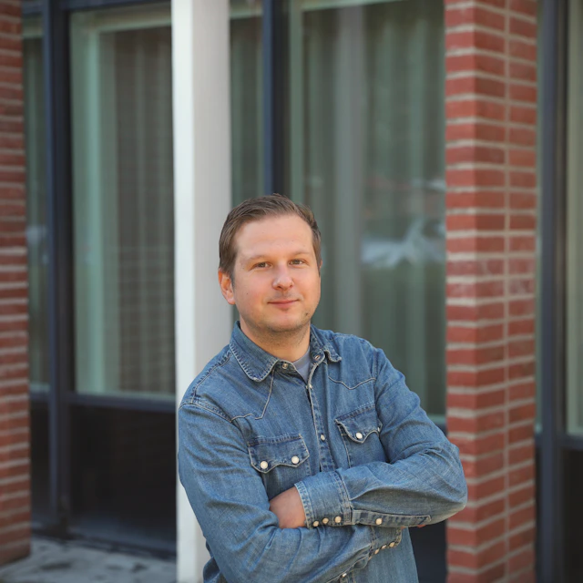 Alexander Johansson, Konsult på Bengt Dahlgren AB