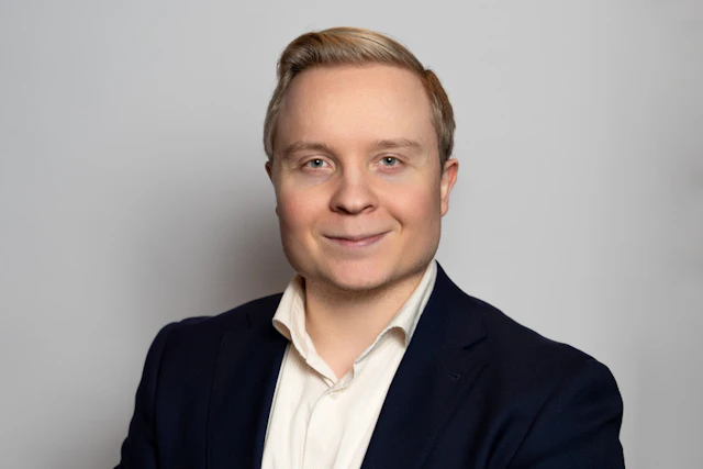 Henrik Karlsson, Konsult på Bengt Dahlgren AB