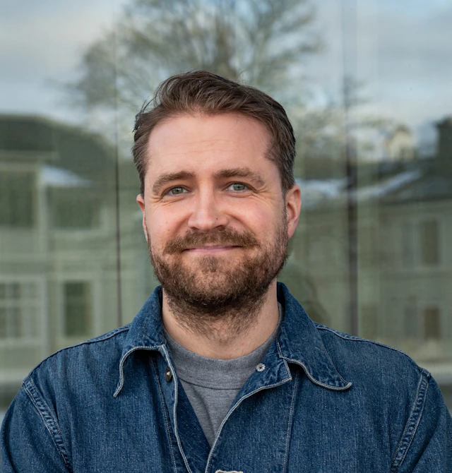 Adam Lockner, Senior konsult på Bengt Dahlgren AB