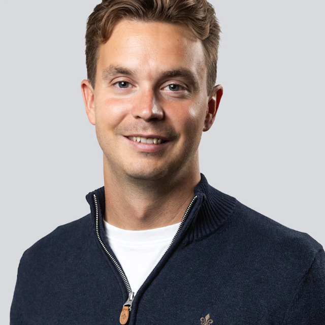 Erik Karlsson, Konsult på Bengt Dahlgren AB