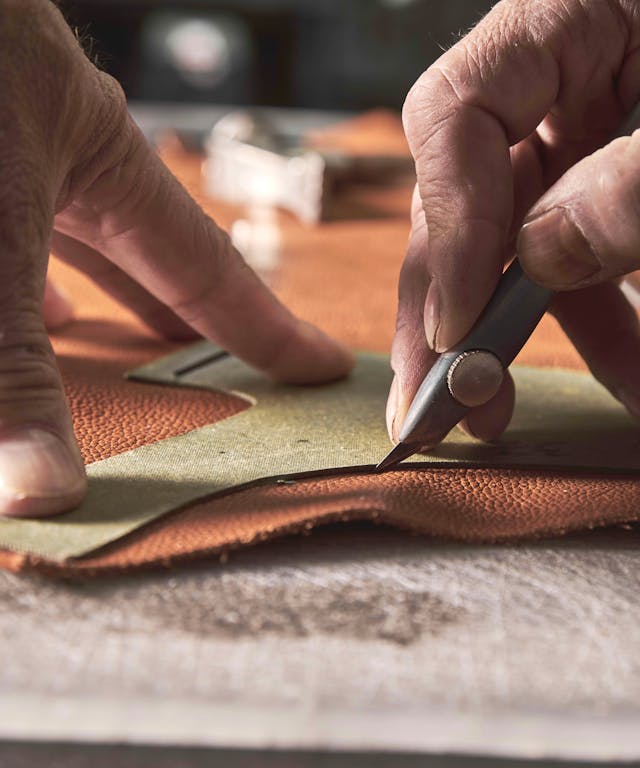 hands-cut-leather-craftsmanship-italy-shoes