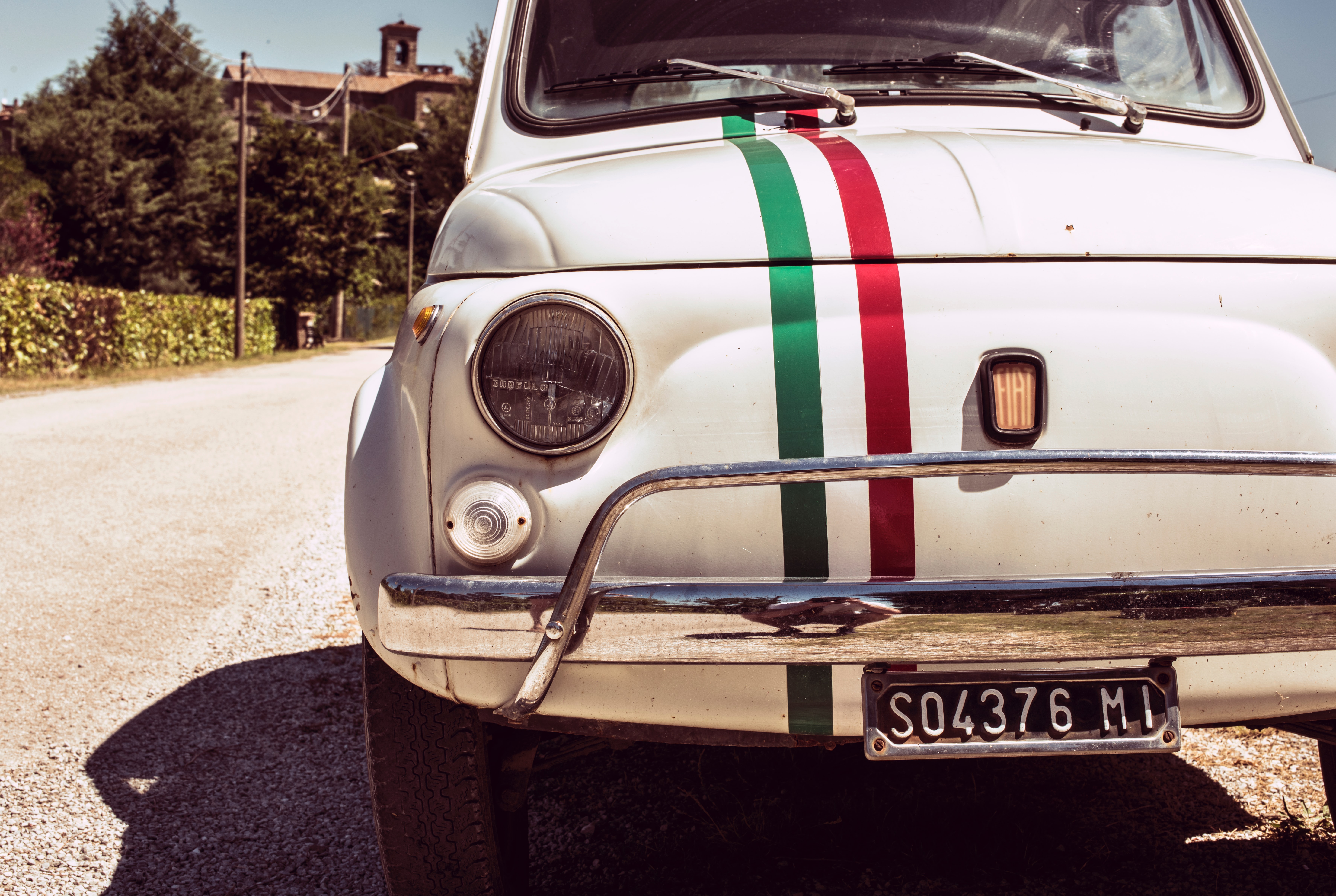 fiat-500-vintage-car-street