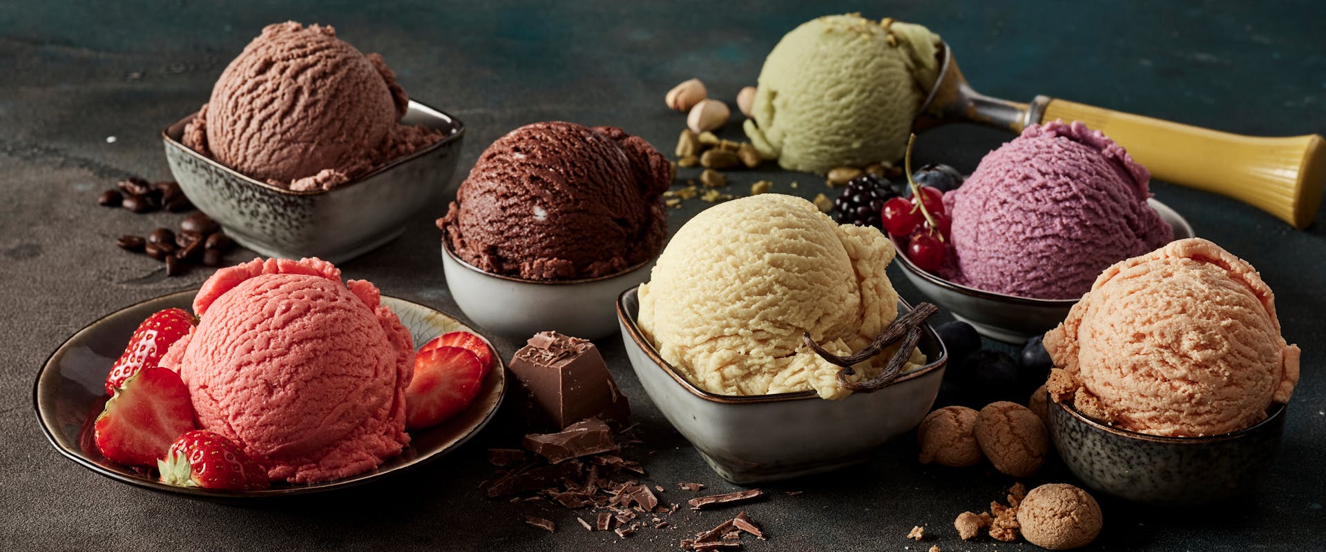 Il team palline-gelato-artigianale-coppette-cioccolata-amaretto