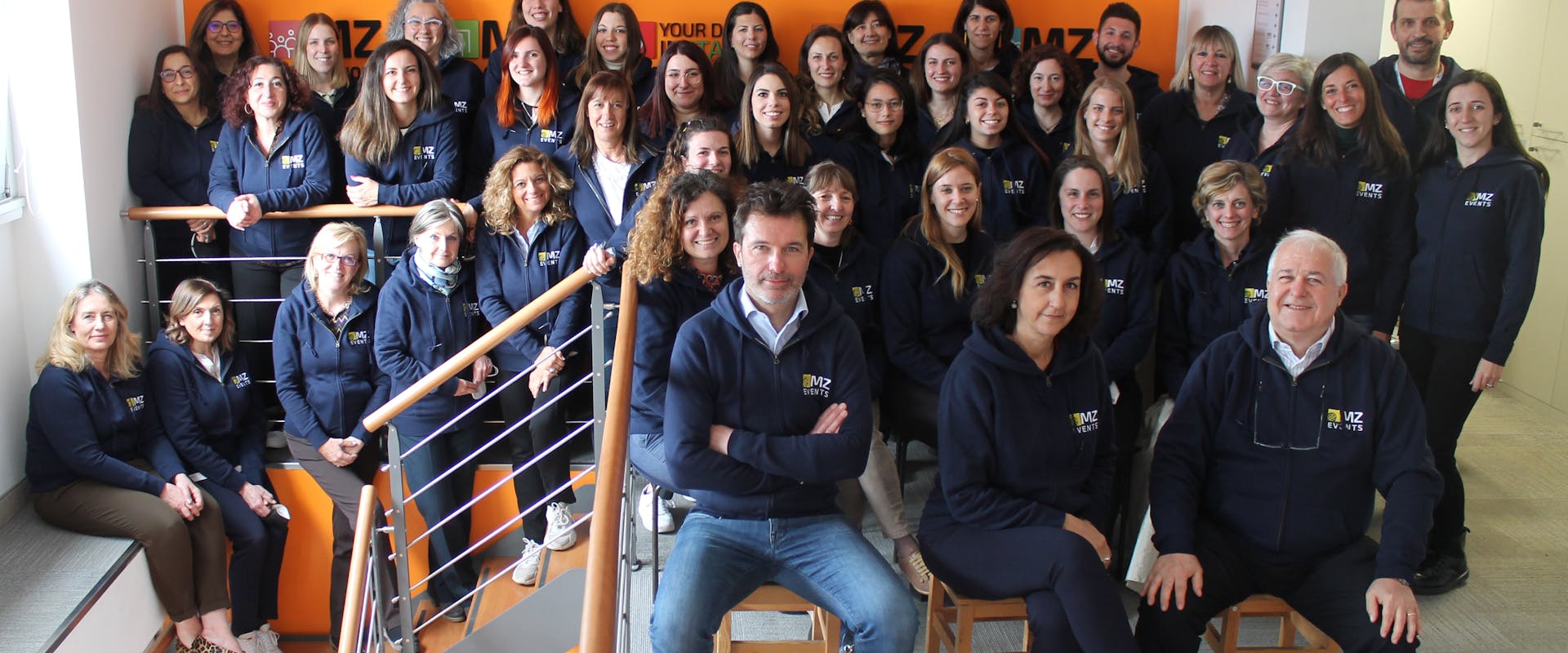 MZ Congressi Gruppo di persone in divisa