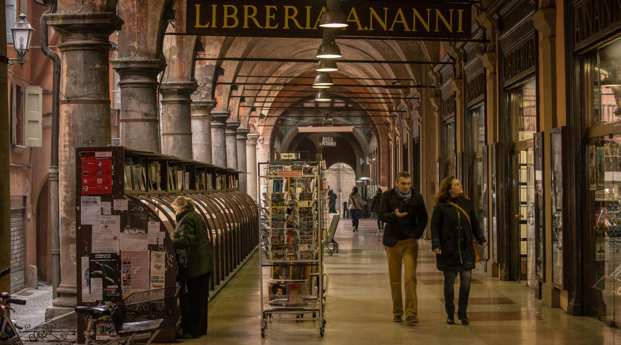 Walk under the loggias of Bologna