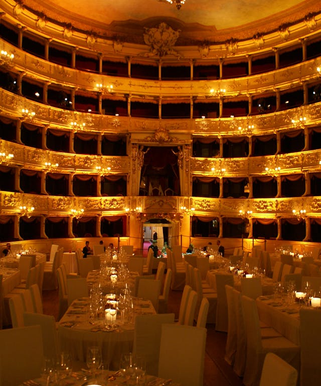 Main room of Teatro Sociale di Como