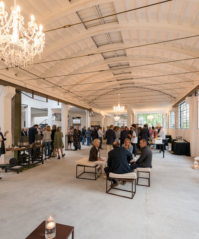 Meeting room with white walls, Oto Lab. Lake Como