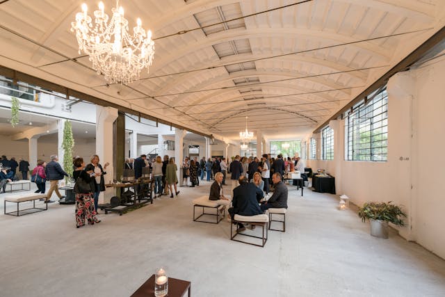 Meeting room with white walls, Oto Lab. Lake Como