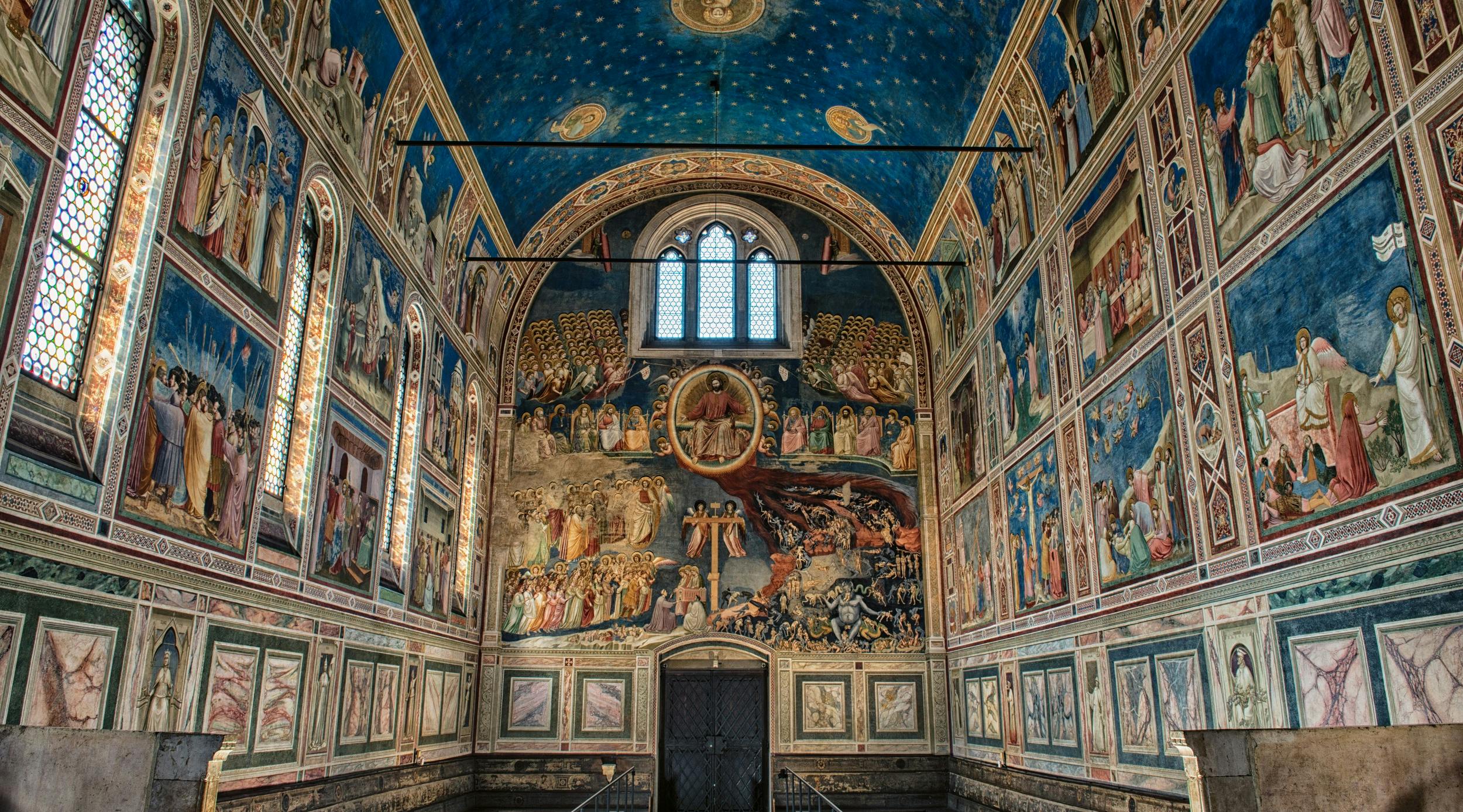 cappella con affreschi