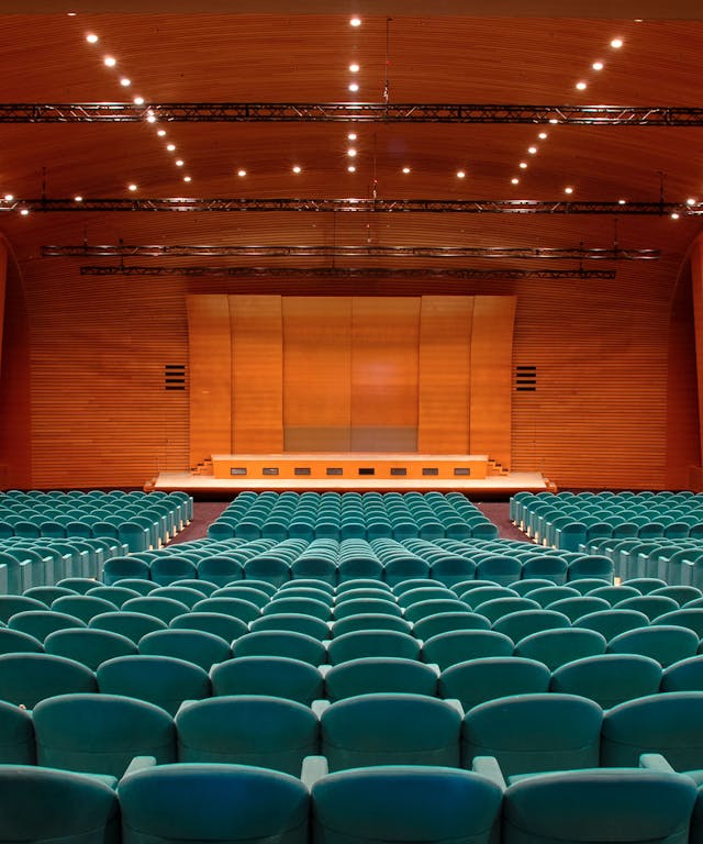 Sala riunioni Palazzo dei Congressi, con sedie blu, Roma