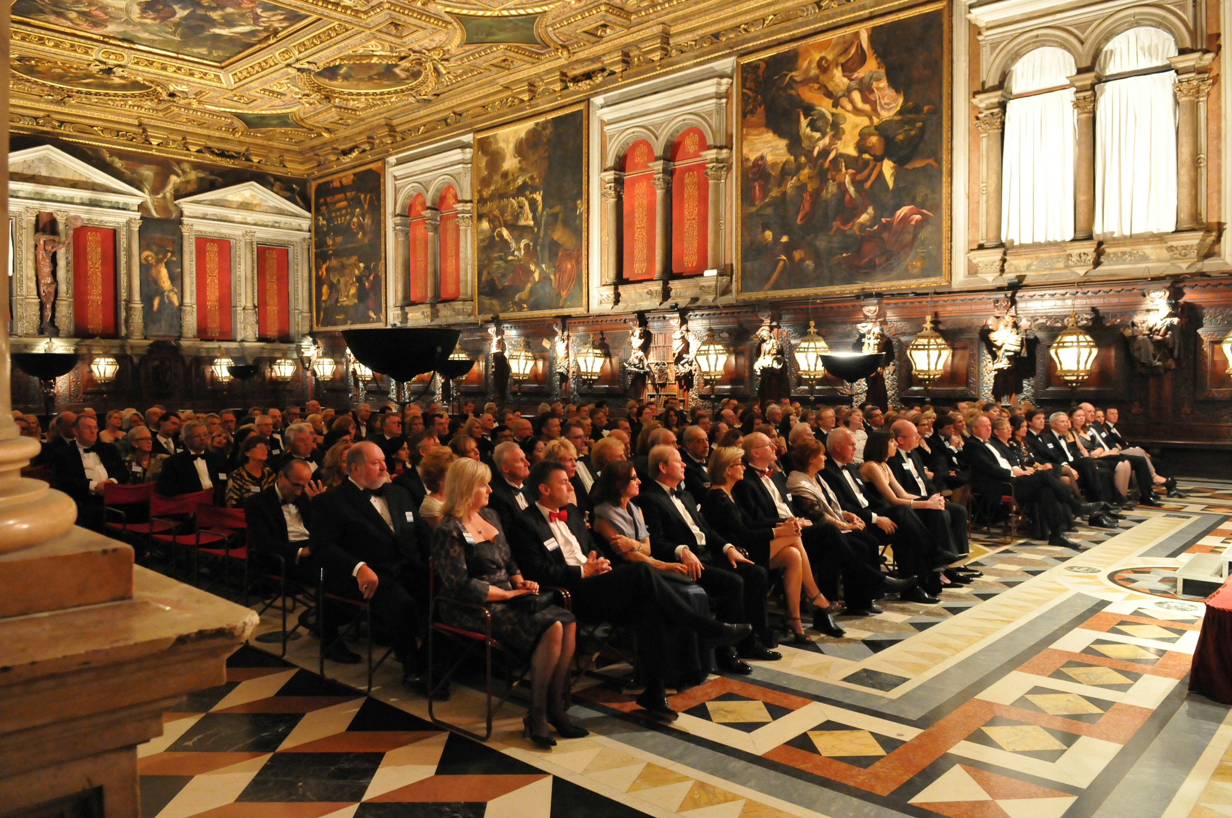assemblea in una bella sala