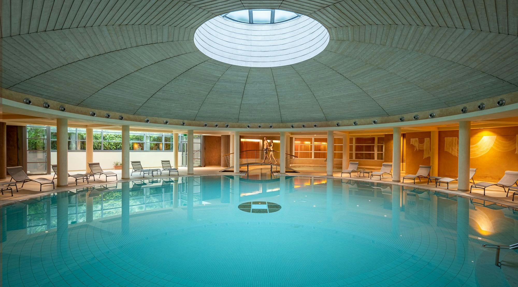 Spa-spa-pool-hotel
