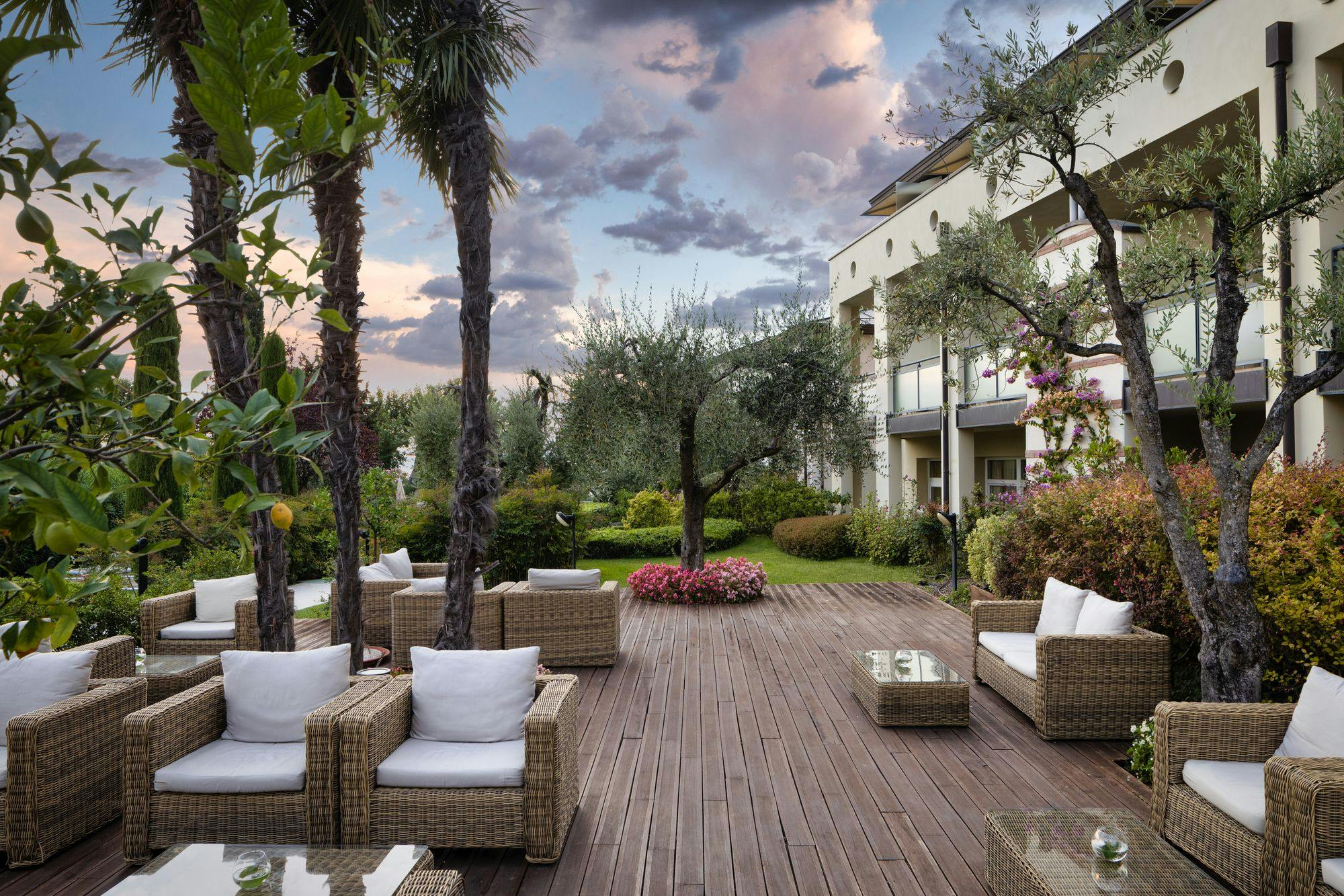 Poltrone-giardino-palme-hotel