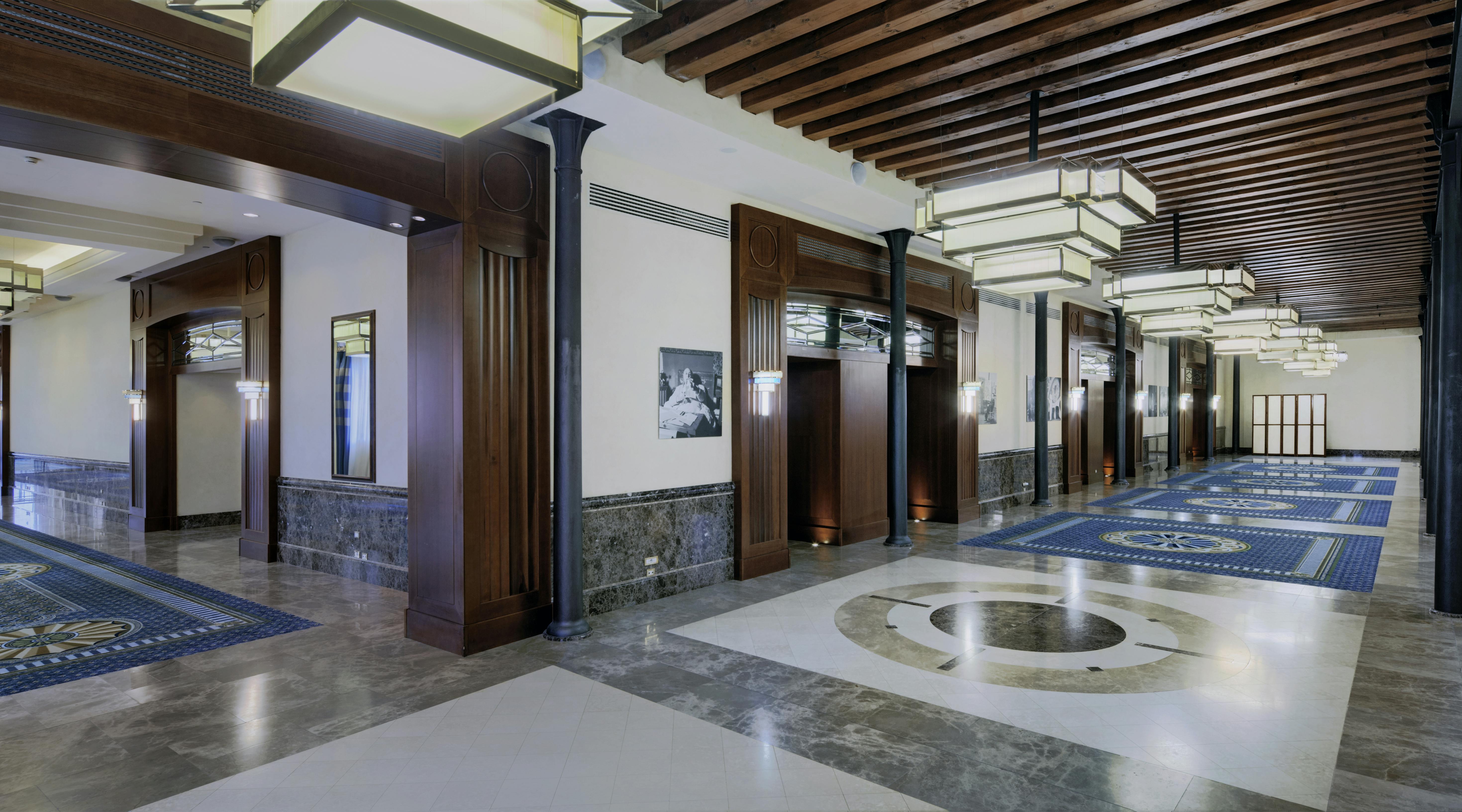 hotel-foyer-venezia-colonne-affreschi