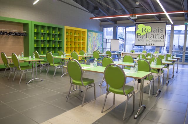 Sala meeting-sedie verdi-hotel