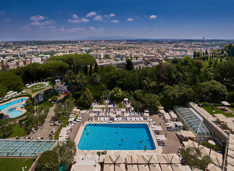 Vista di Roma dal rooftop dell'hotel Rome Cavalieri