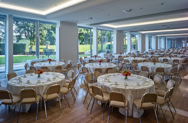 sala apparecchiata
