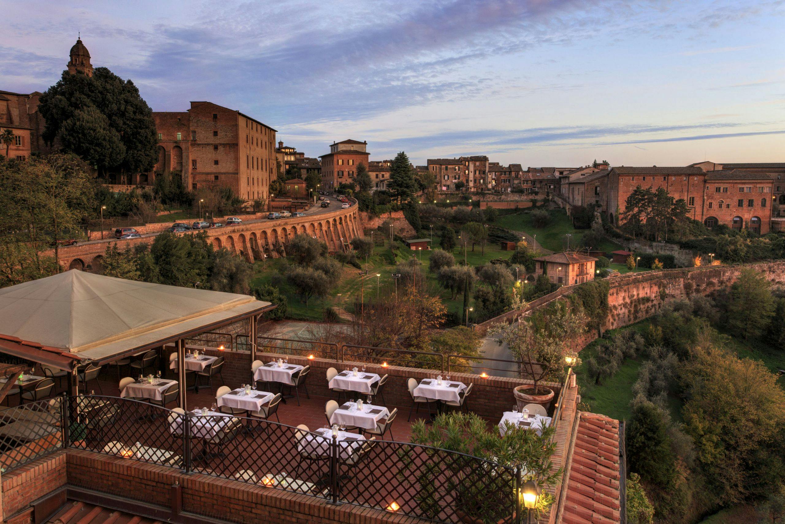 Hotel Mice with terraces on the Terre di Siena
