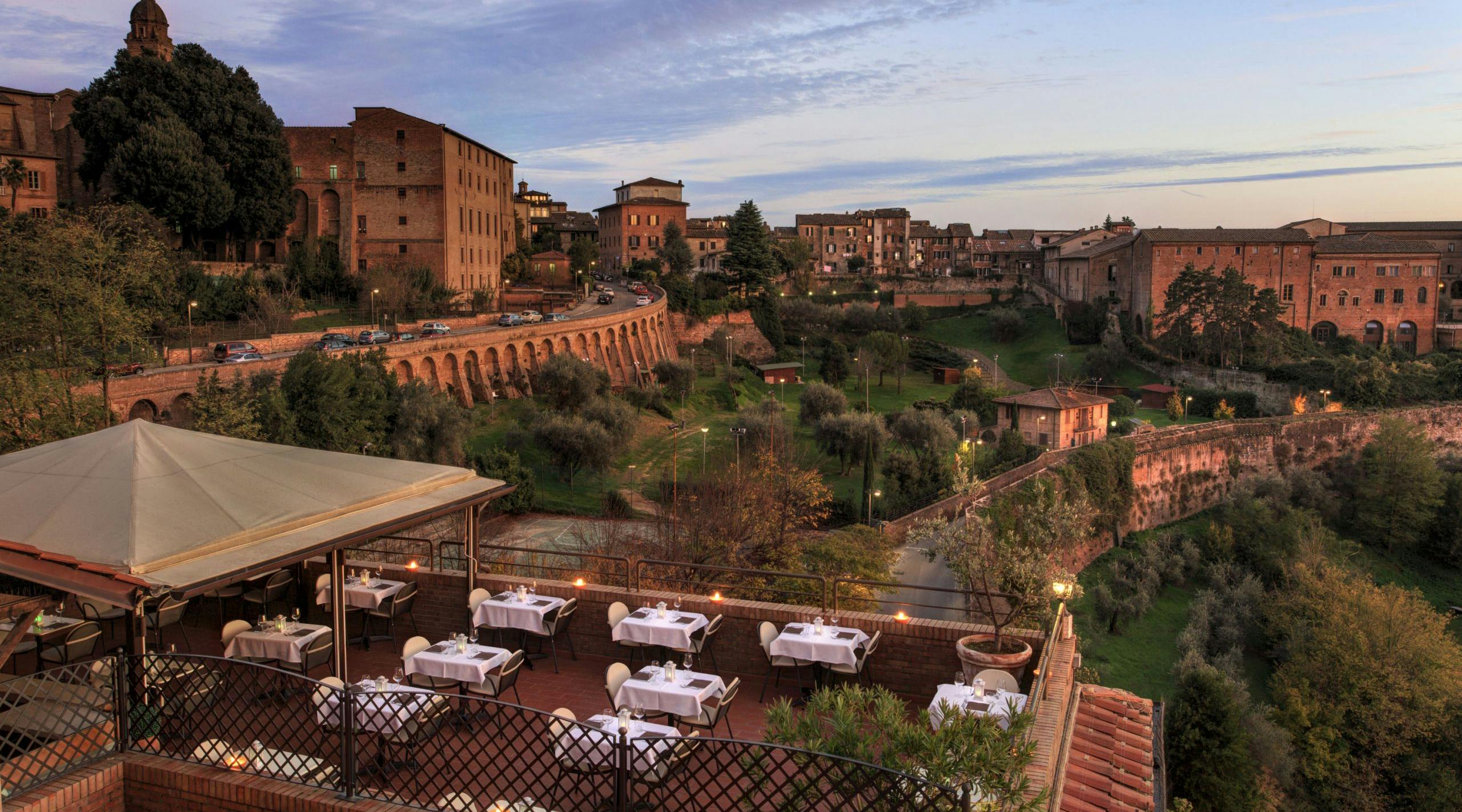 Hotel Mice with terraces on the Terre di Siena