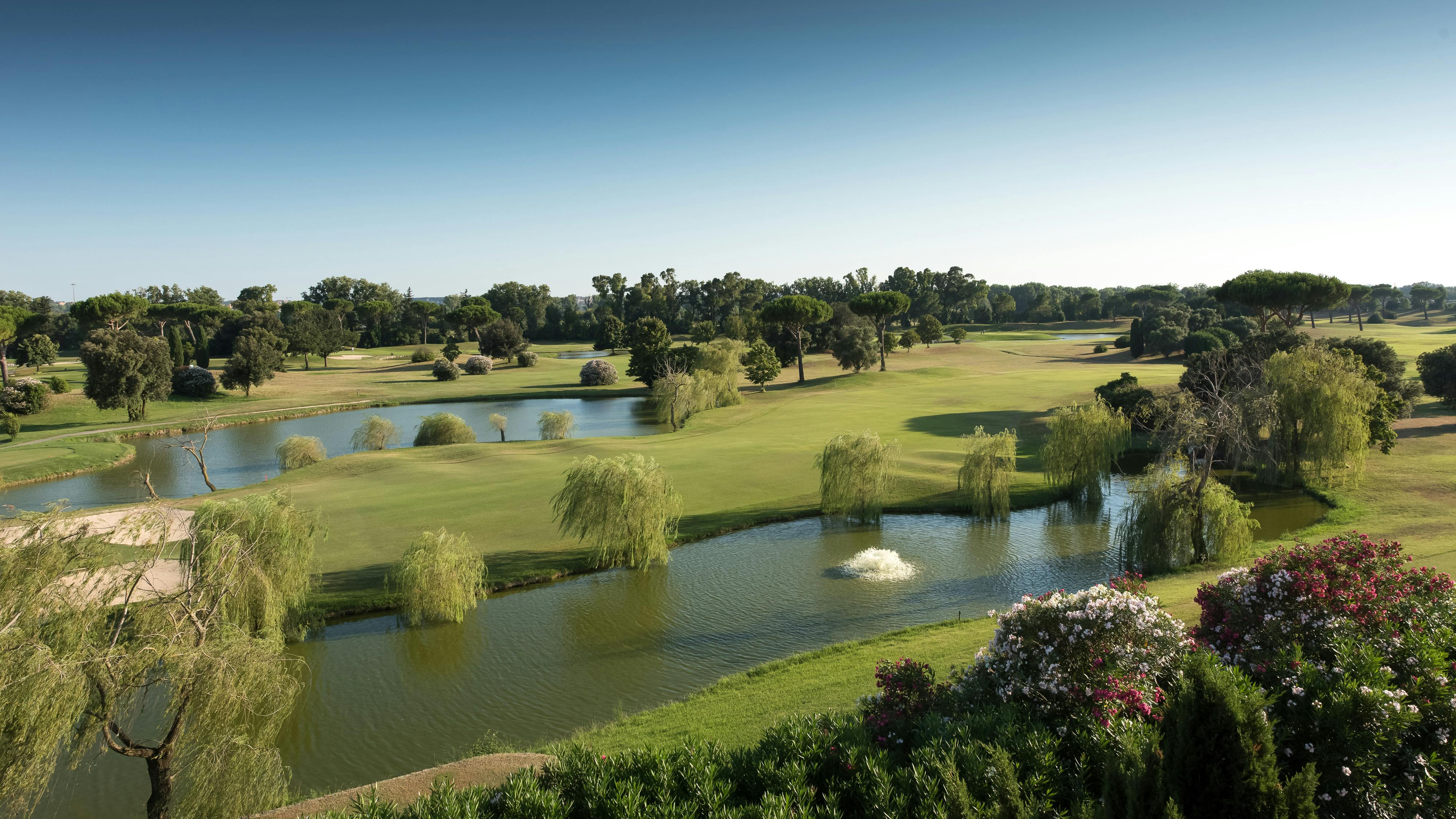 Golf club