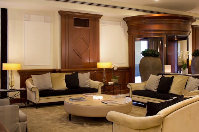 Hotel Hall