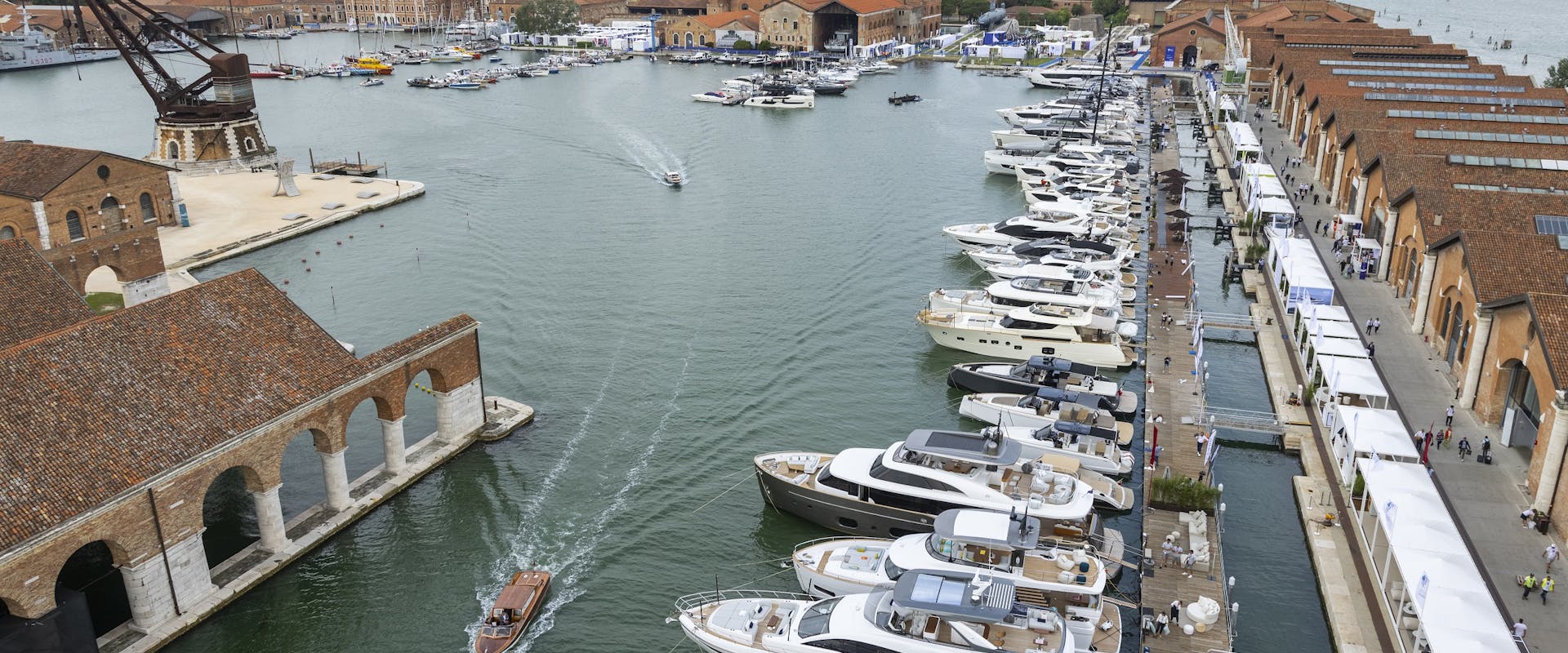 Vela Venezia Unica vista su Venezia