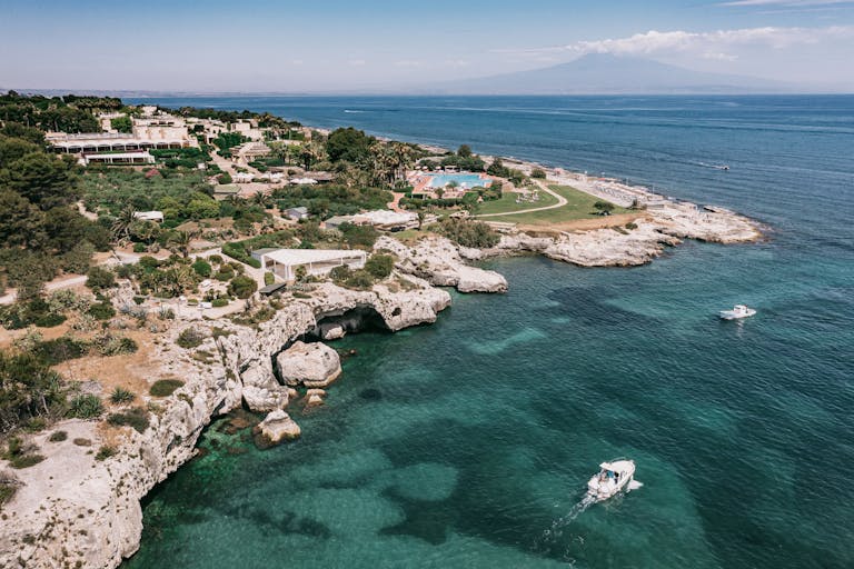 mare e costa dall'alto