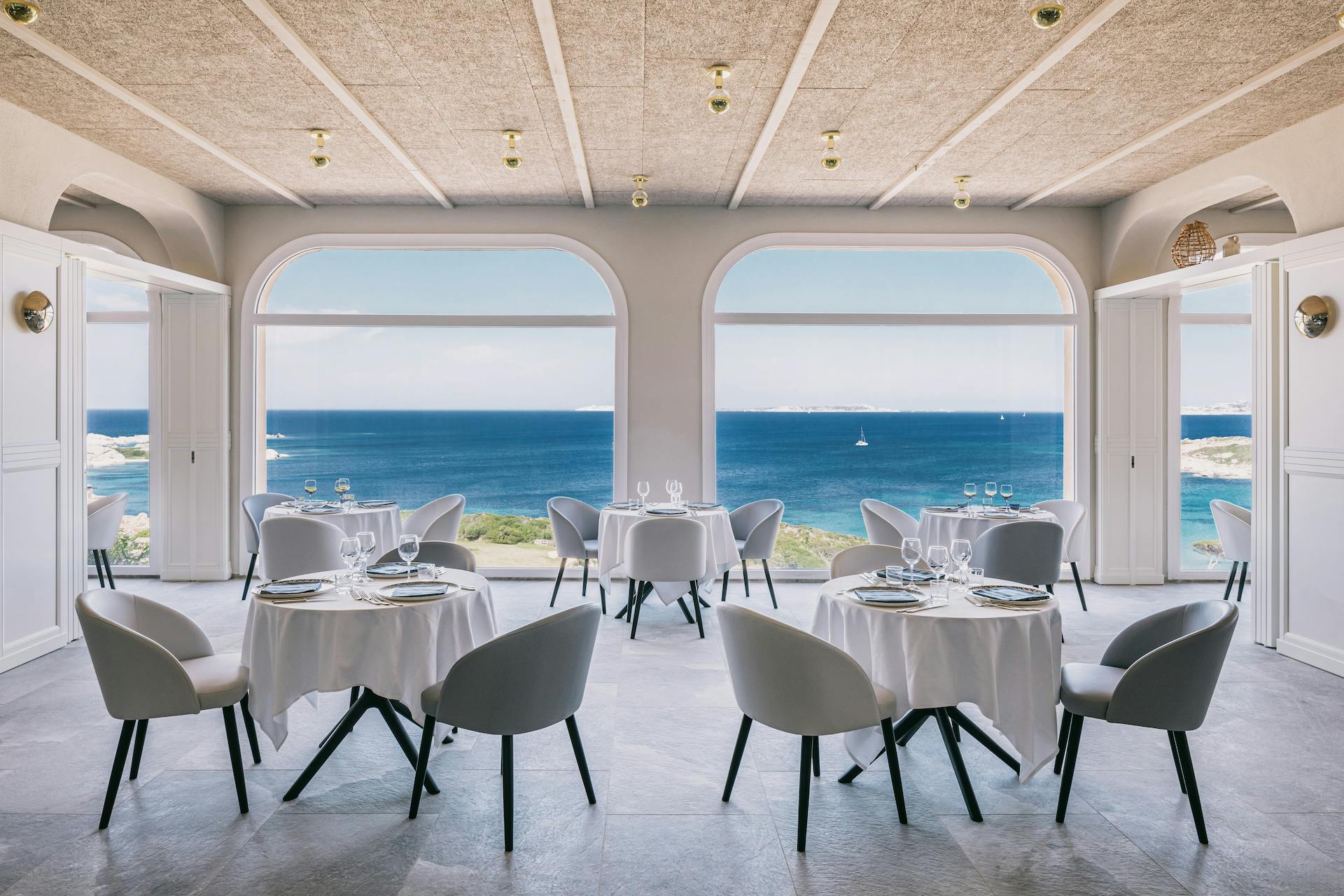 sea view restaurant