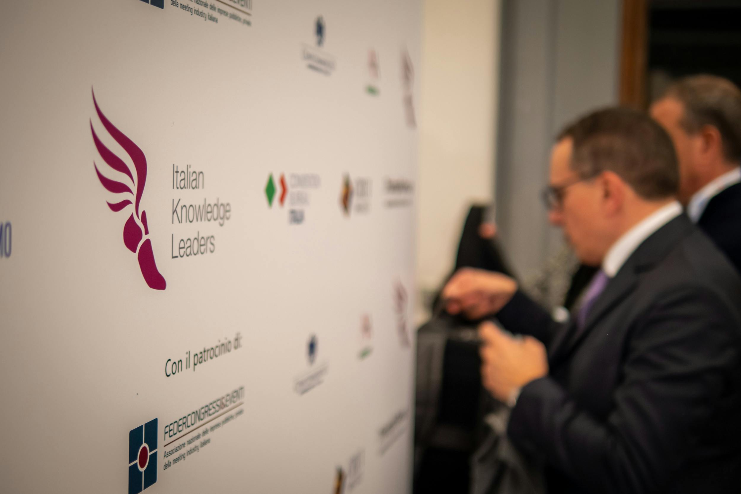 cartellone promozionale Convention Bureau Italia