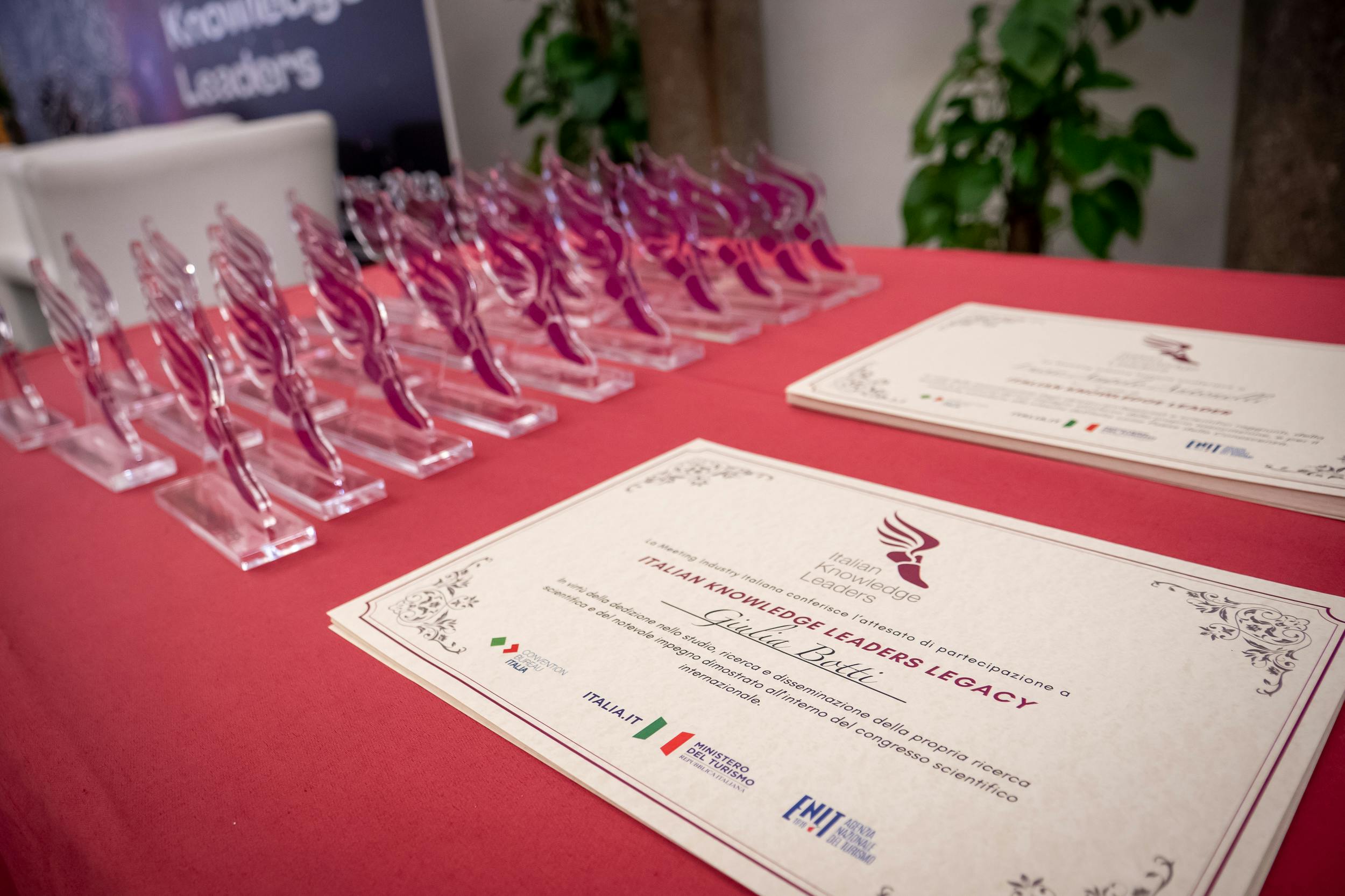 parchments and award Convention Bureau Italia