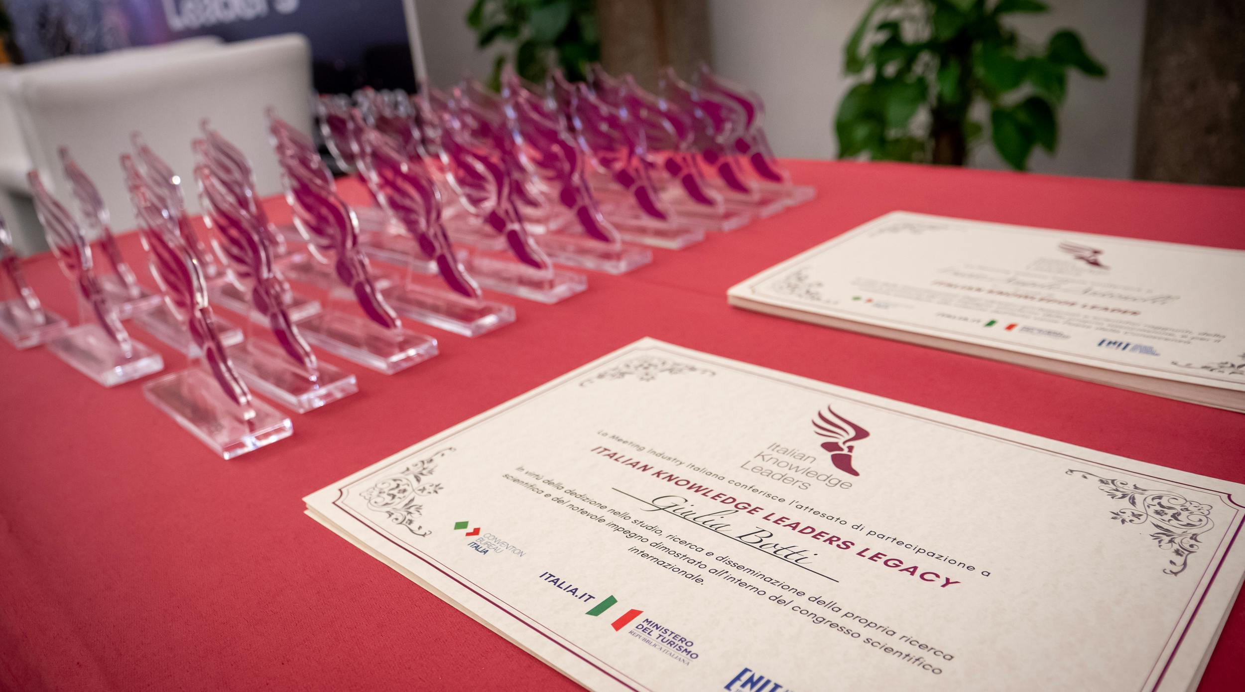 parchments and award Convention Bureau Italia