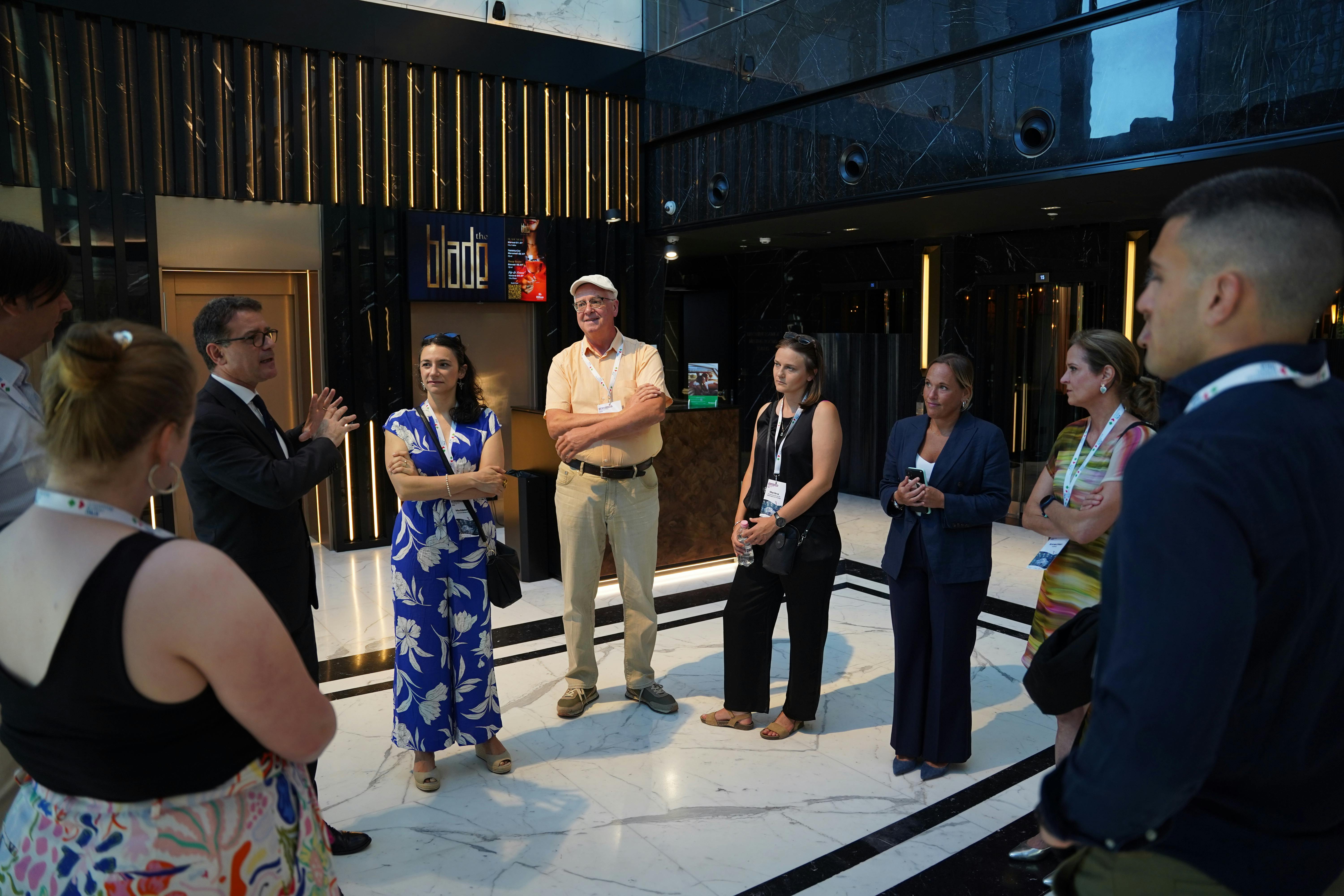 persone in site visit