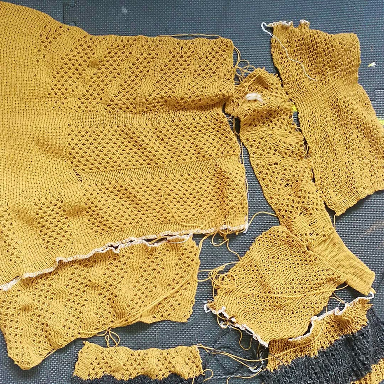 Knitting-Machine-1
