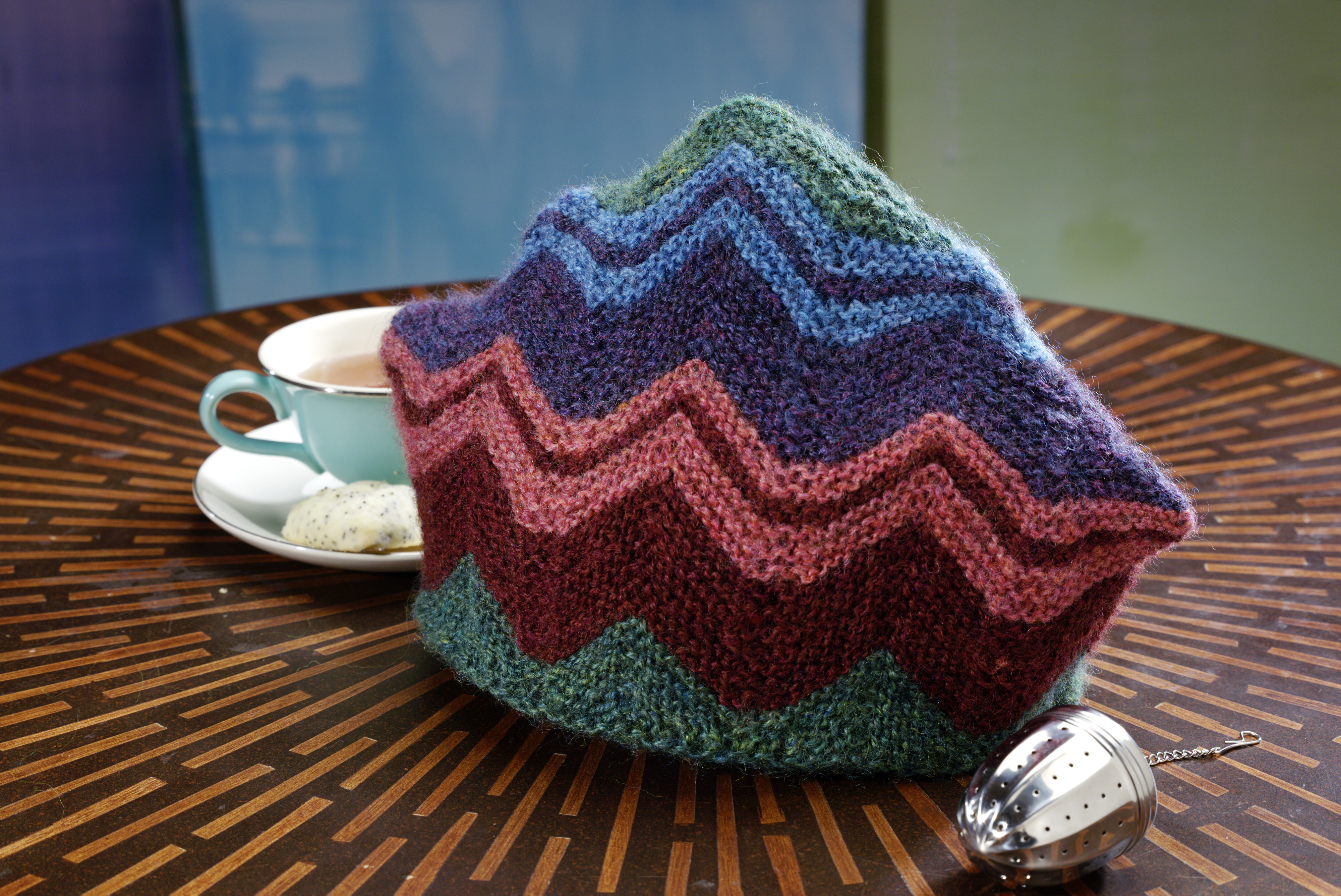 *HANDKNITTED* TEA COSY Choose your own colours! 