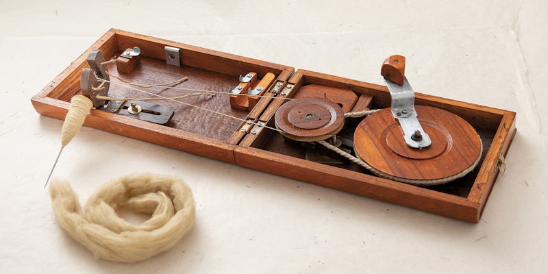 first-steps-in-charkha-spinning-1