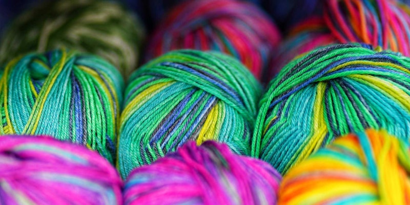 striped-yarn-by-Mammiya-Pixabay
