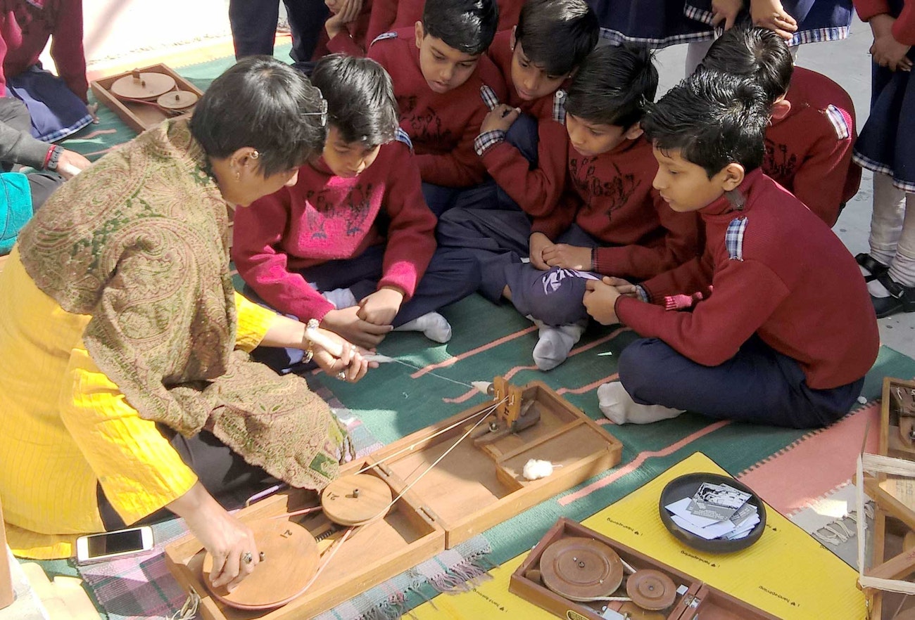 Spinning-Arts-in-India-3