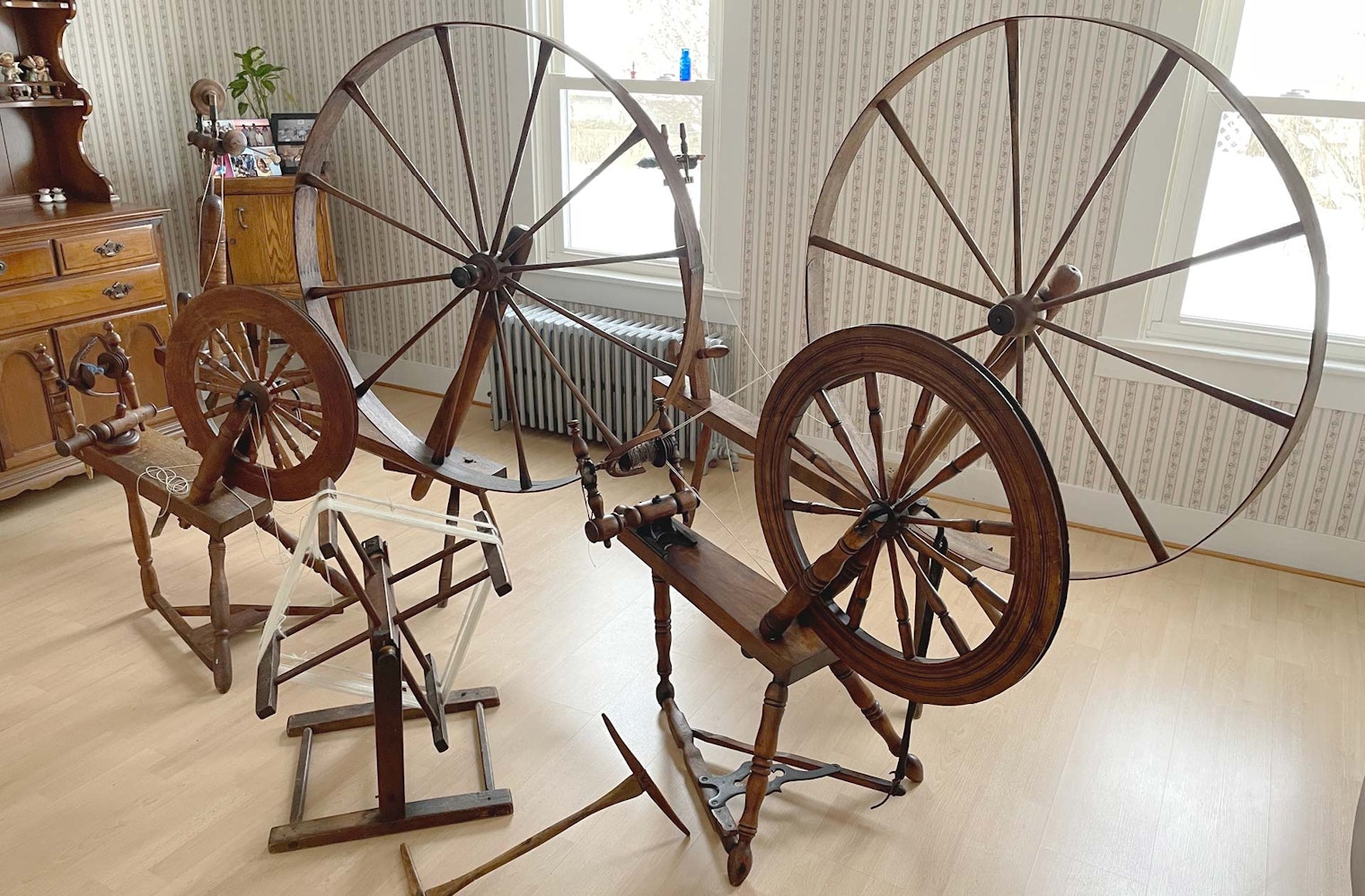 Antique-Spinning-Wheels