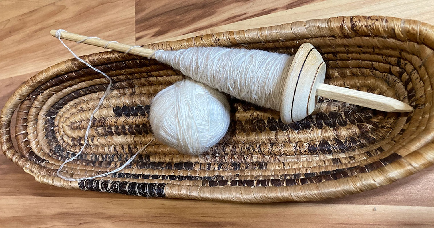 Spindle-and-plying-ball