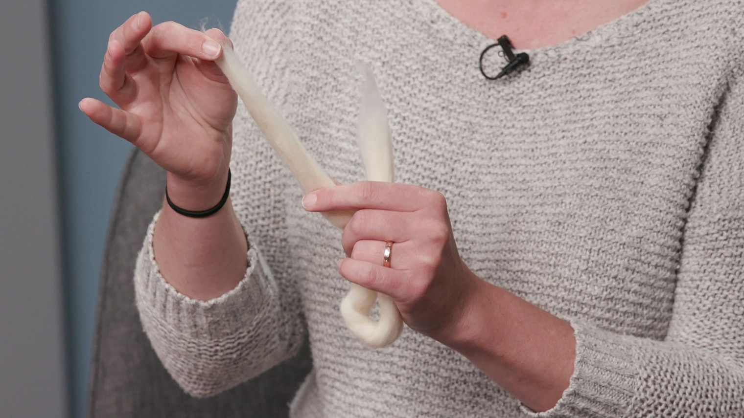 Cotton sliver can have a strong directional nature, because of the way it's mechanically produced.