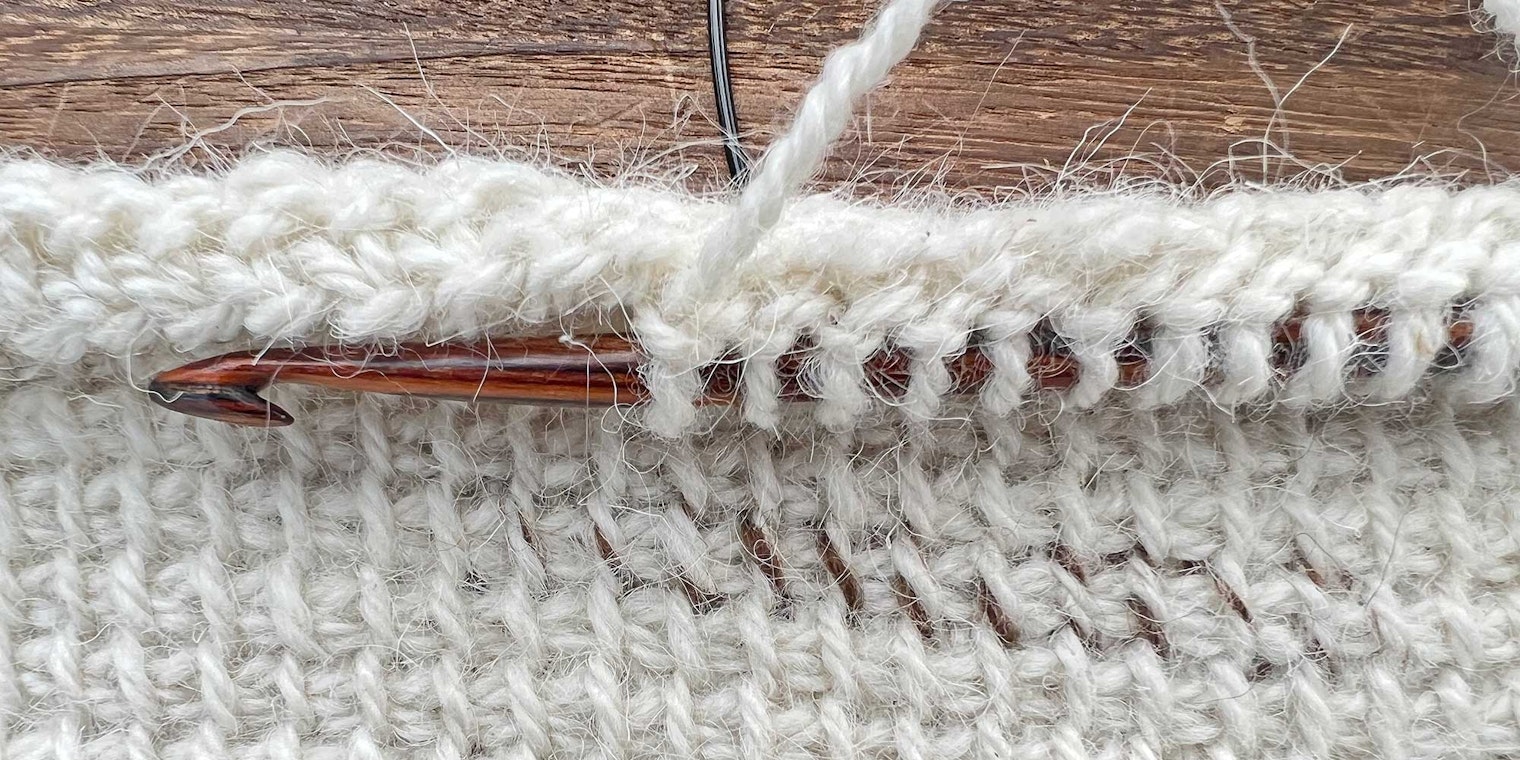 Tunisian crochet creates a fascinatingly squishy yet firm fabric that is fast to make. Photos by A. Sabine Schröder-Gravendyck unless otherwise noted