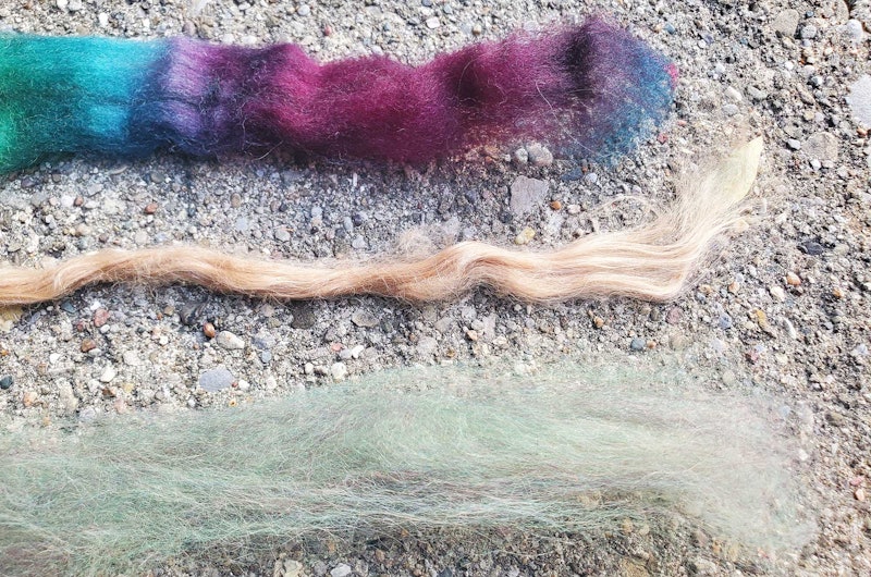 Selecting Merino and suri alpaca that have similar softness, luster, and staple lengths results in a blend that’s soft with plenty of memory. All photos by Jacqueline Harp unless otherwise noted