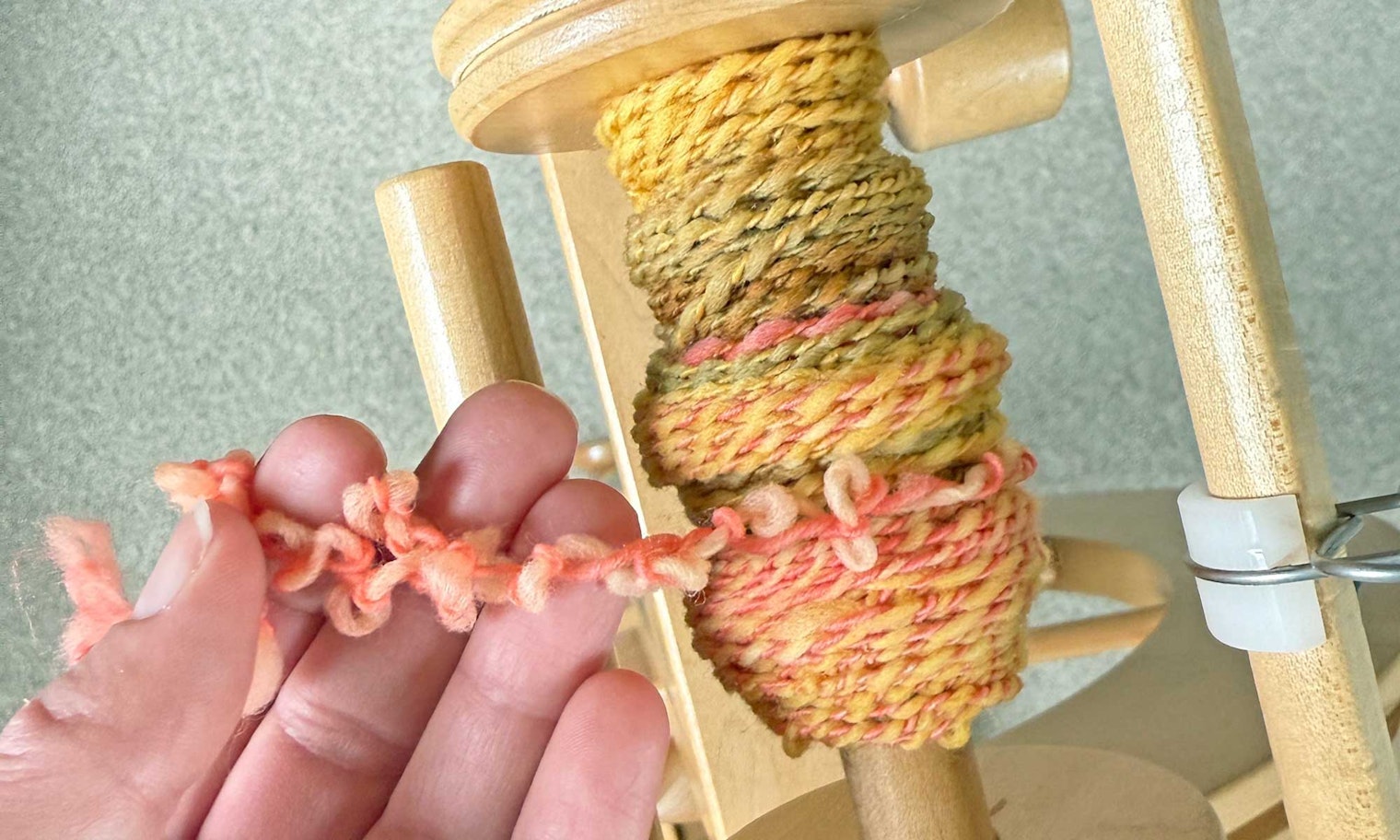 bobbin of twisted yarn