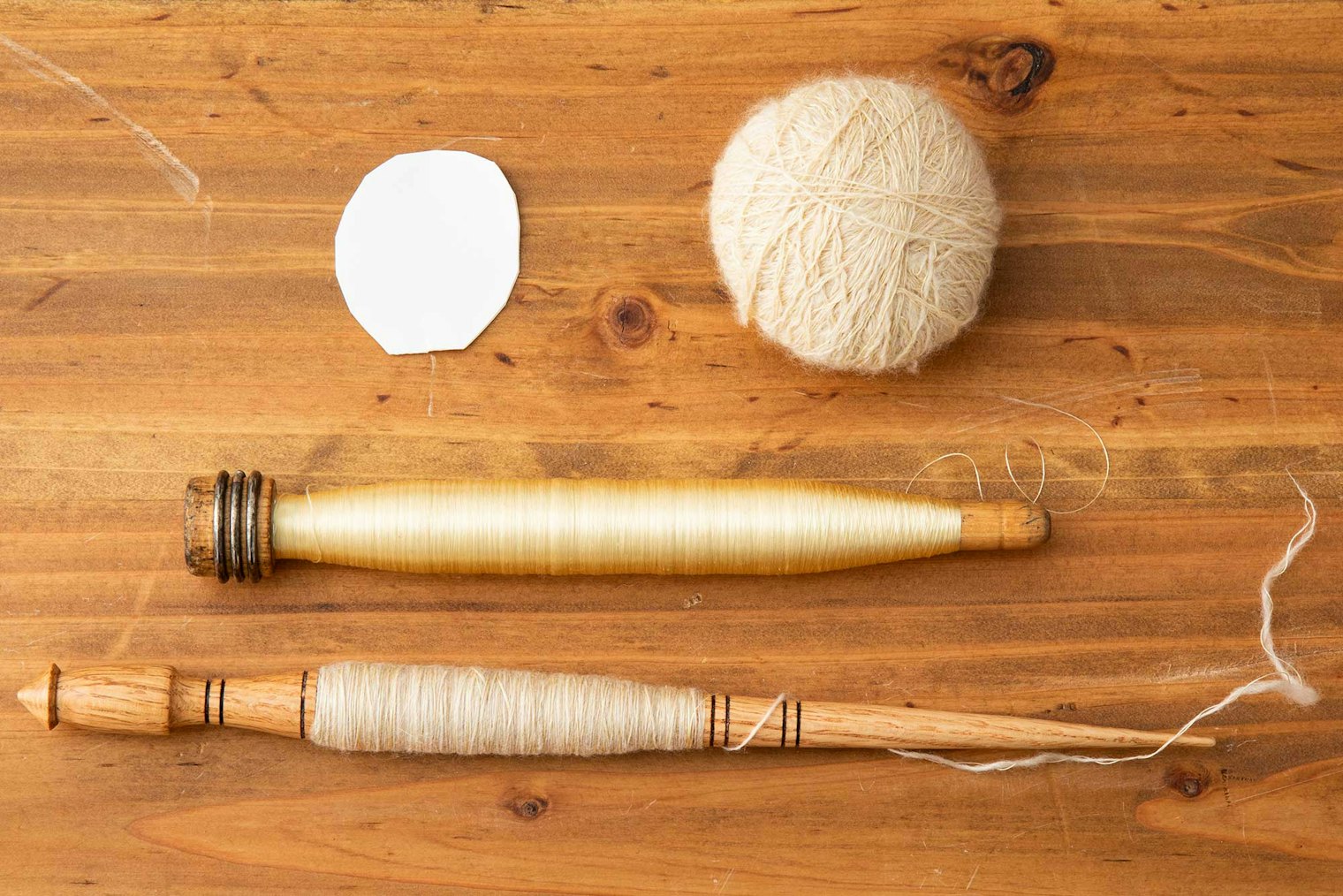 Tools and materials for plying Orenburg-style.