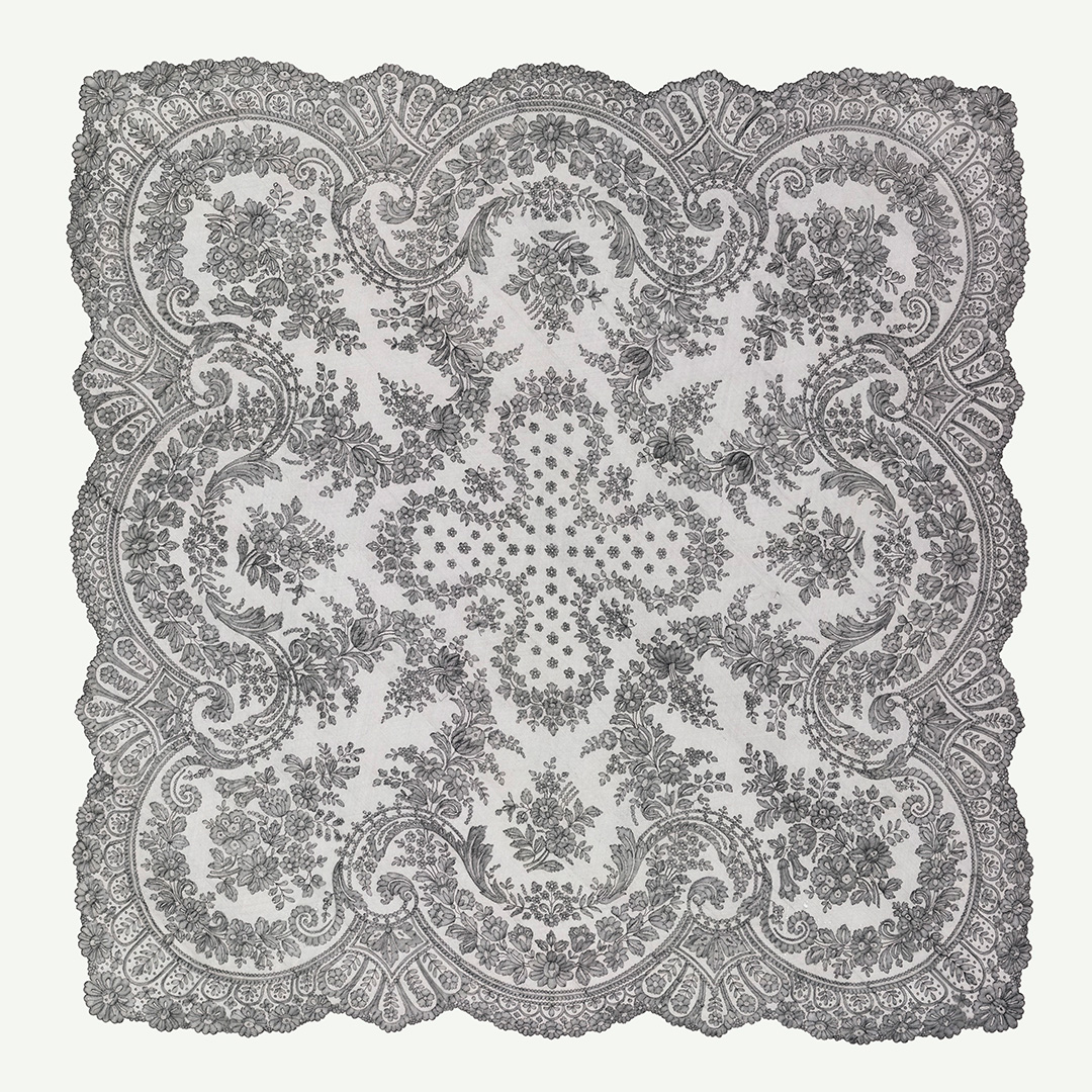 Square mantilla 