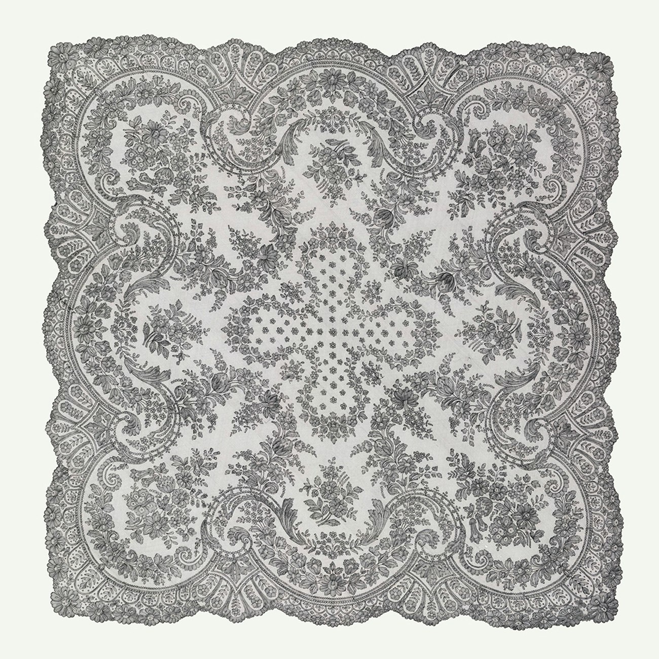 Square mantilla 