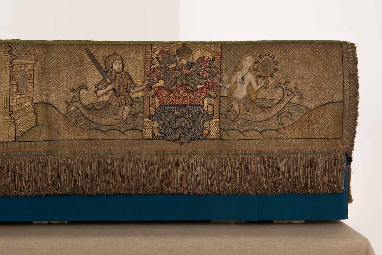 18. Panel proper right back res