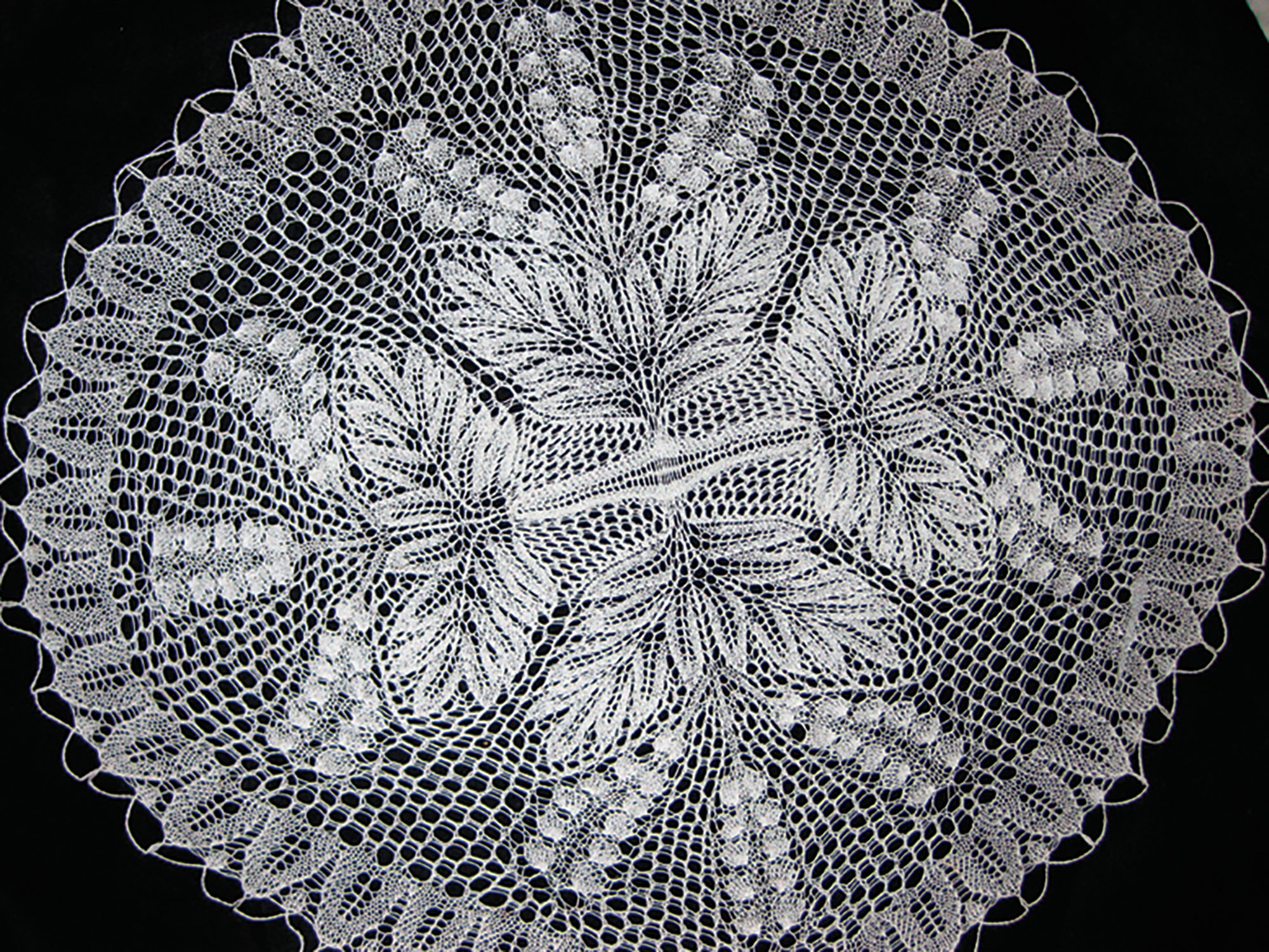 Herbert-Niebling-lace-knitting-3