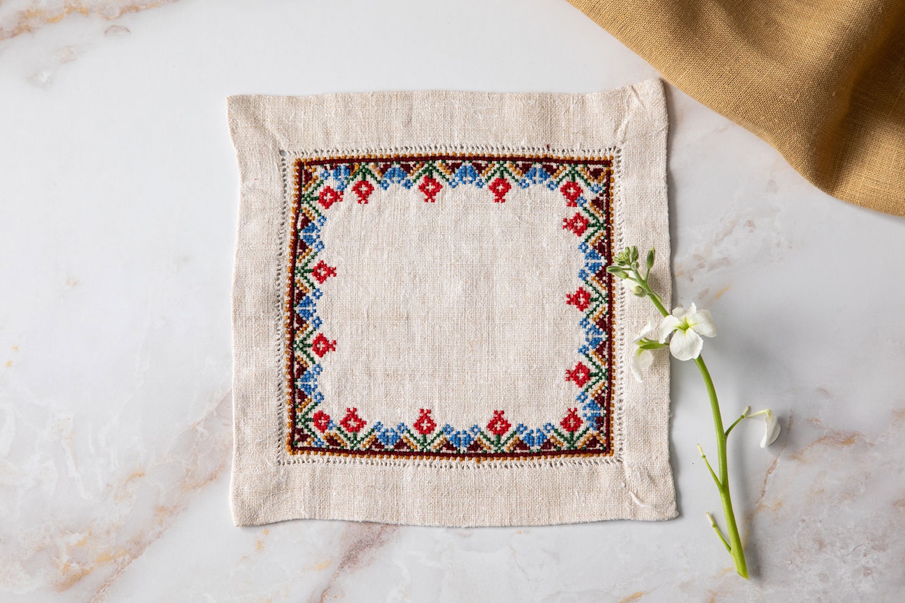 Hungarian roots in embroidery