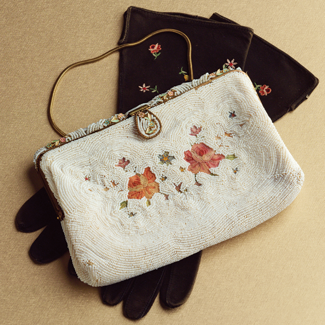 1920s Beaded Purse with Flower Design